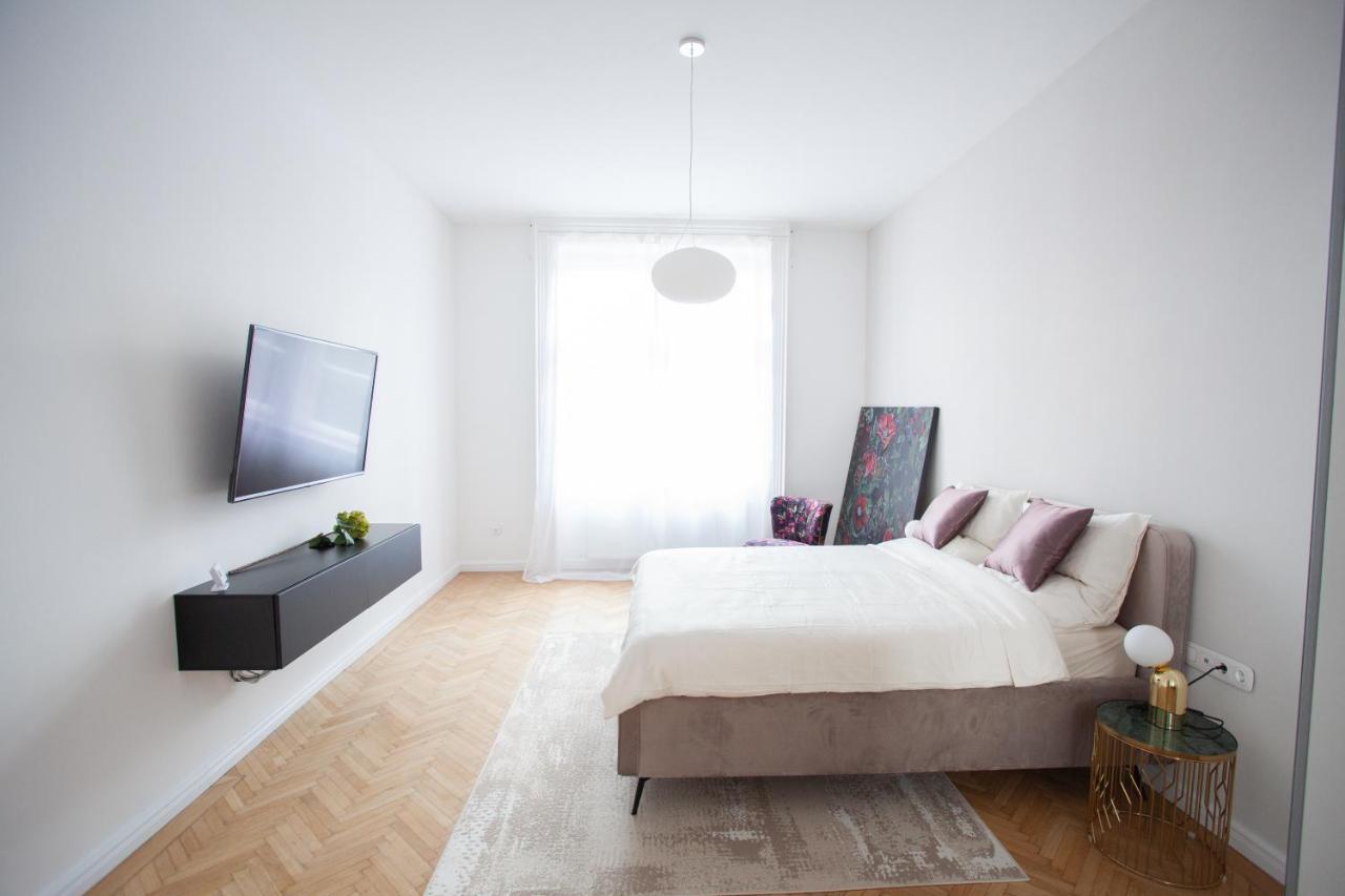 Real Deluxe Next To Danube Appartement Boedapest Buitenkant foto